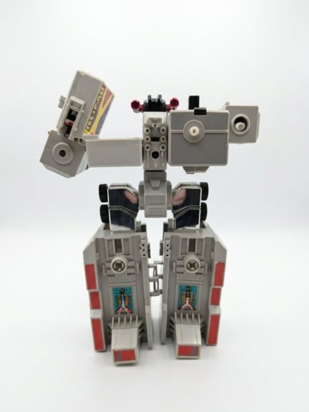 Vintage 1985 Transformers G1 Metroplex Core Figure w/ Red Cannons & Rubber Tires
